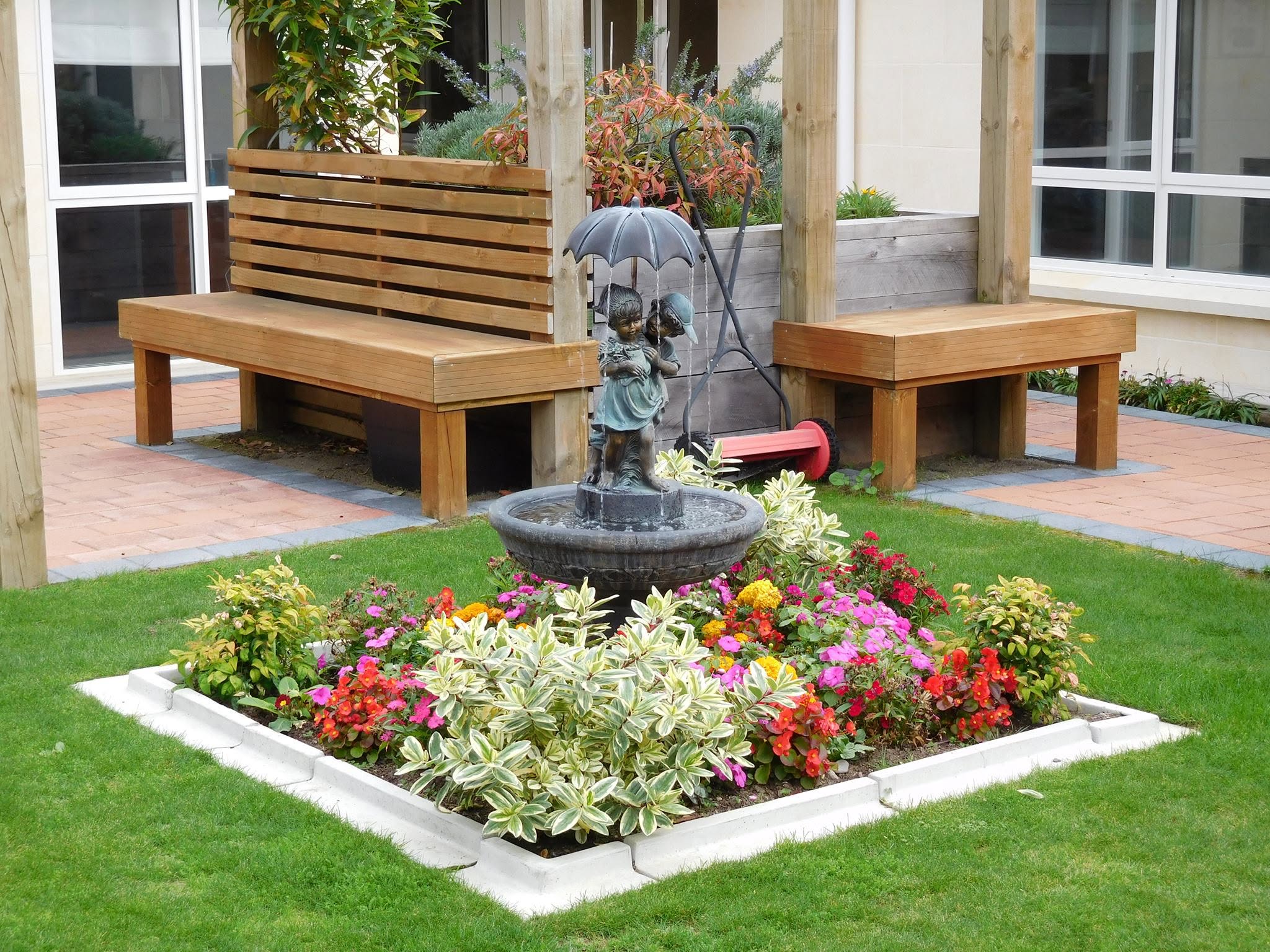 The garden fountain in the residents' garden